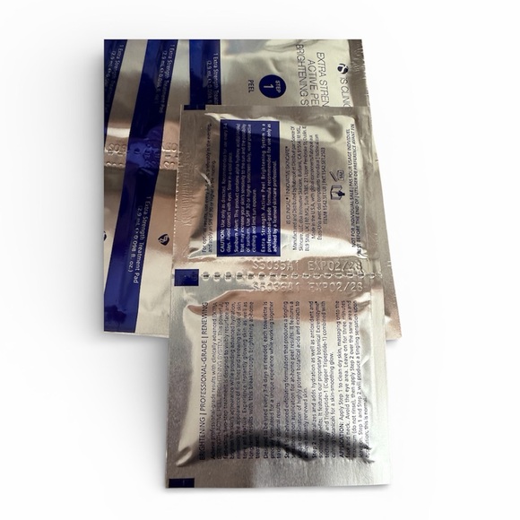 iS CLINICAL Extra Strength Active Peel Brightening System - Picture 12 of 14